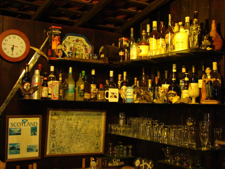 Espaço Brasil - Cachaças e tudo mais. Scotland Pub