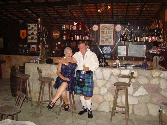 Betty and Ronnie in Scotland Pub Brazil